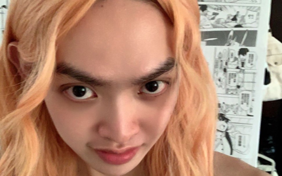 女装大佬换新假发了