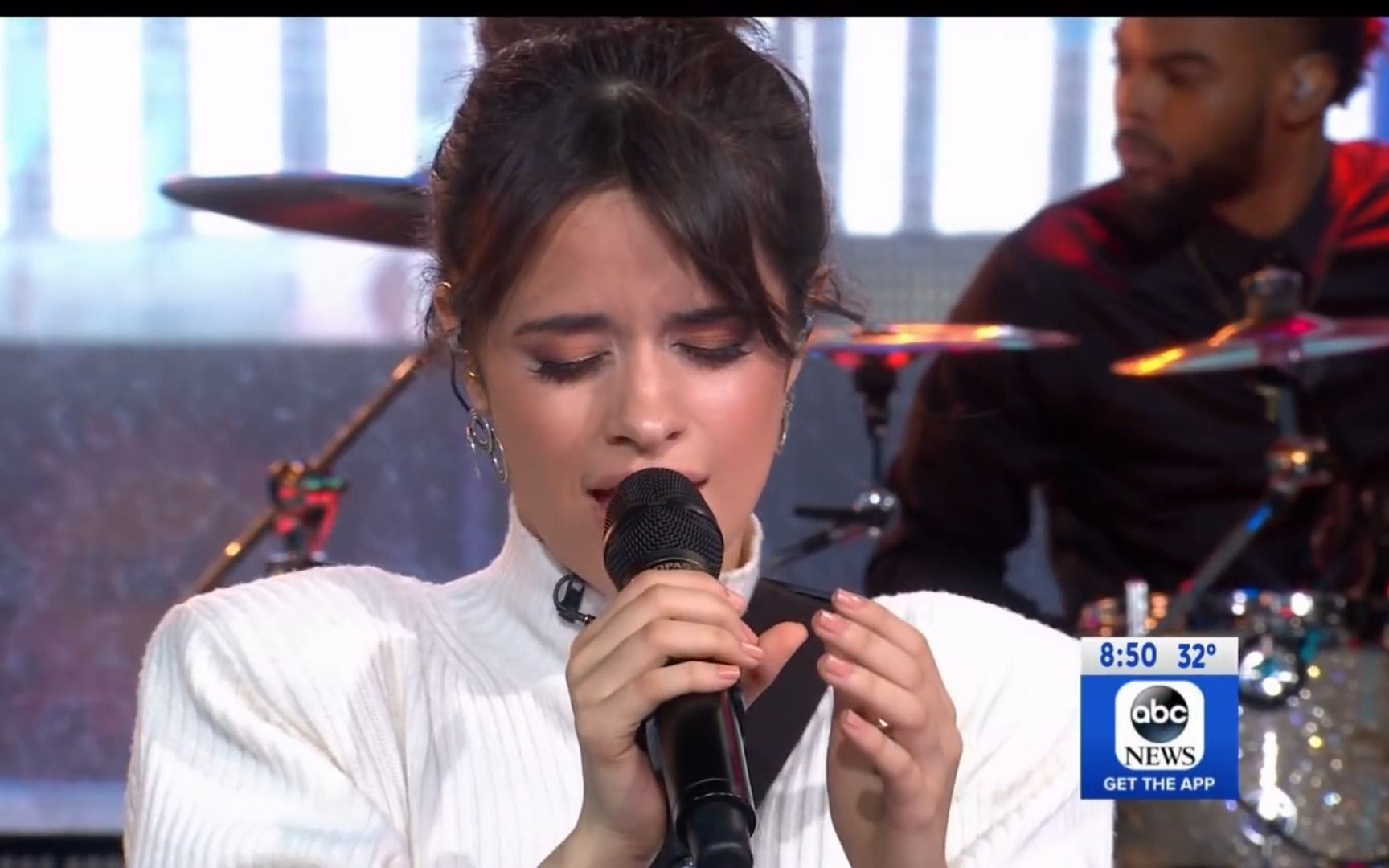 [图]Camila Cabello - Never Be the Same 音乐现场 (GMA 2018)