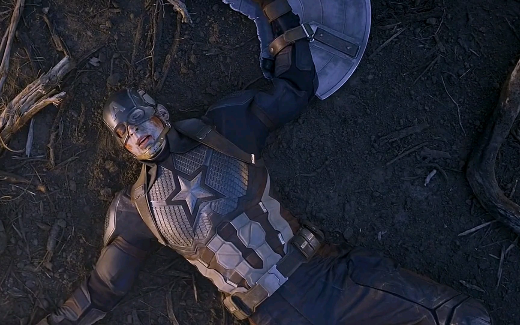 就算没有盾牌,ta仍然是虽千万人吾往矣的美队!