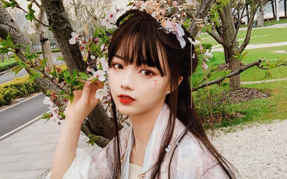 党妹混剪用阳光彩虹小白马的方式欣赏党妹进来吸今日份的党妹