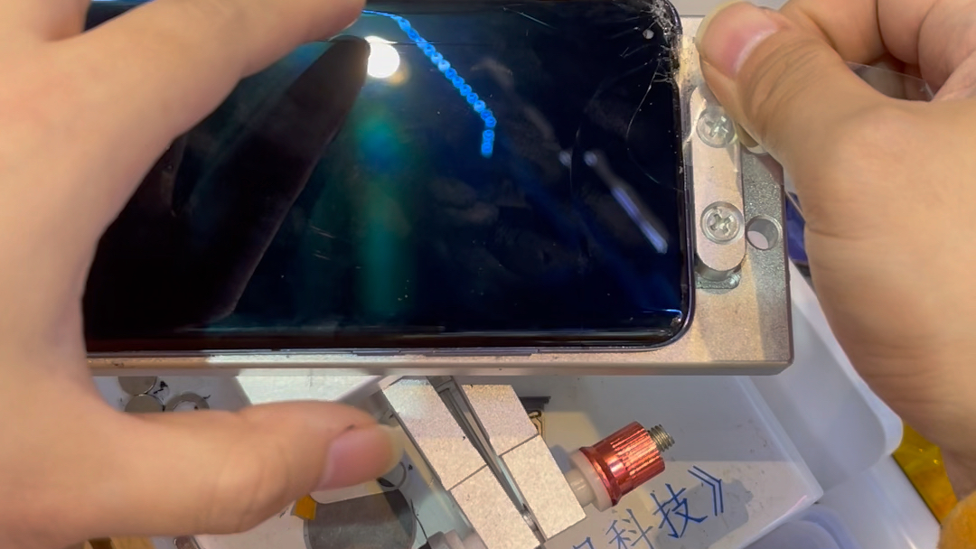 小米10pro爆屏维修