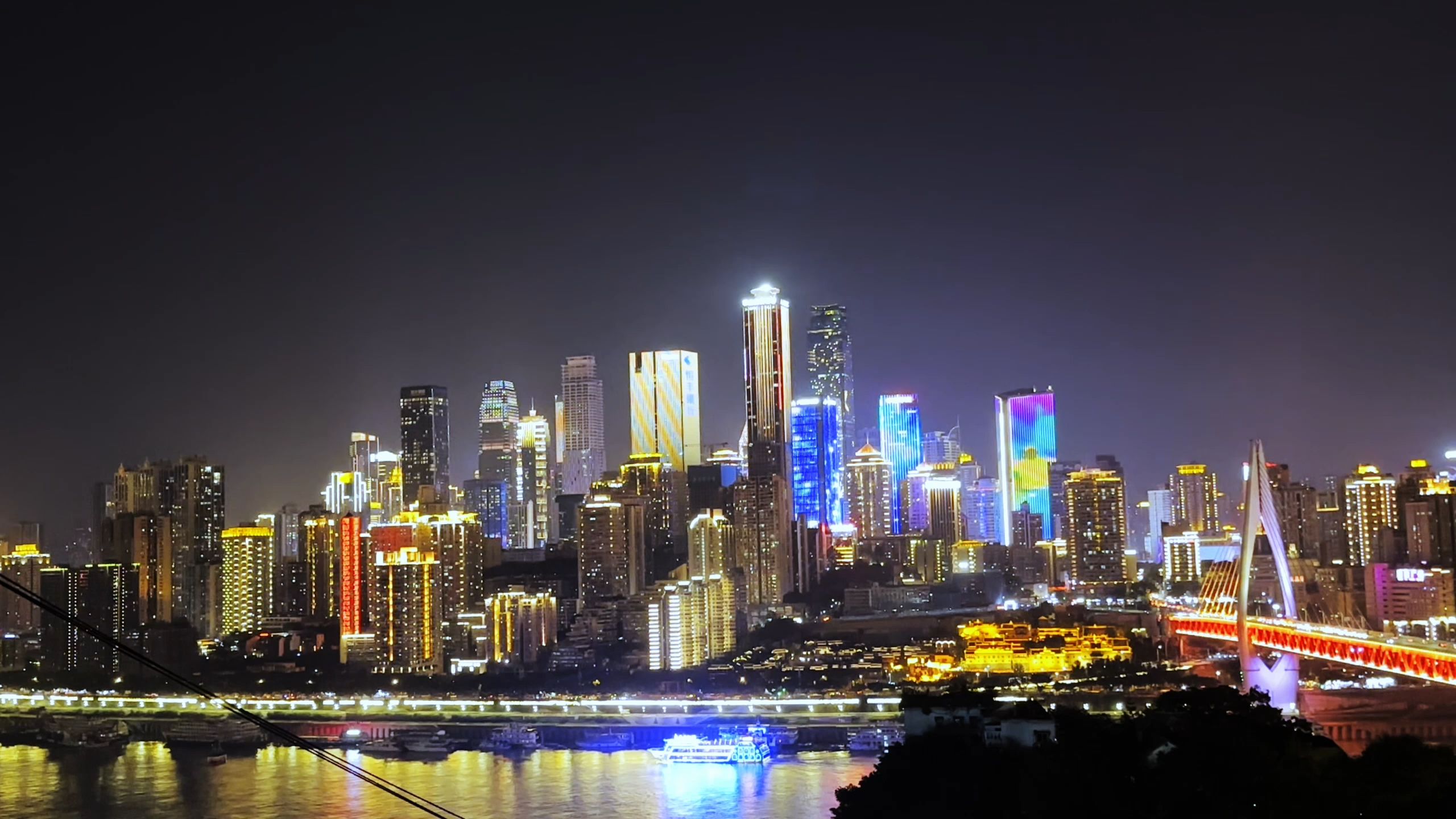 虽重庆出行需爬坡上坎,但重庆的夜景可太美了!