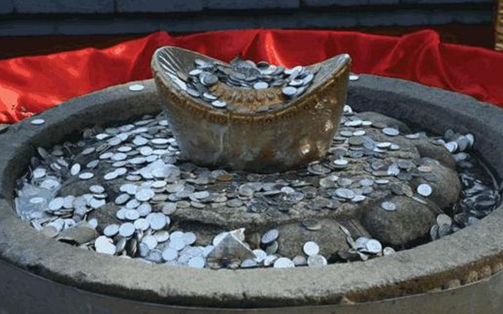 寺庙许愿池中的钱币,最后去哪了,说了你可能不信