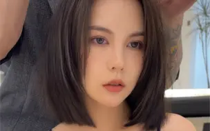 Tải video: 女生一定要尝试 美到犯规的一刀切短发