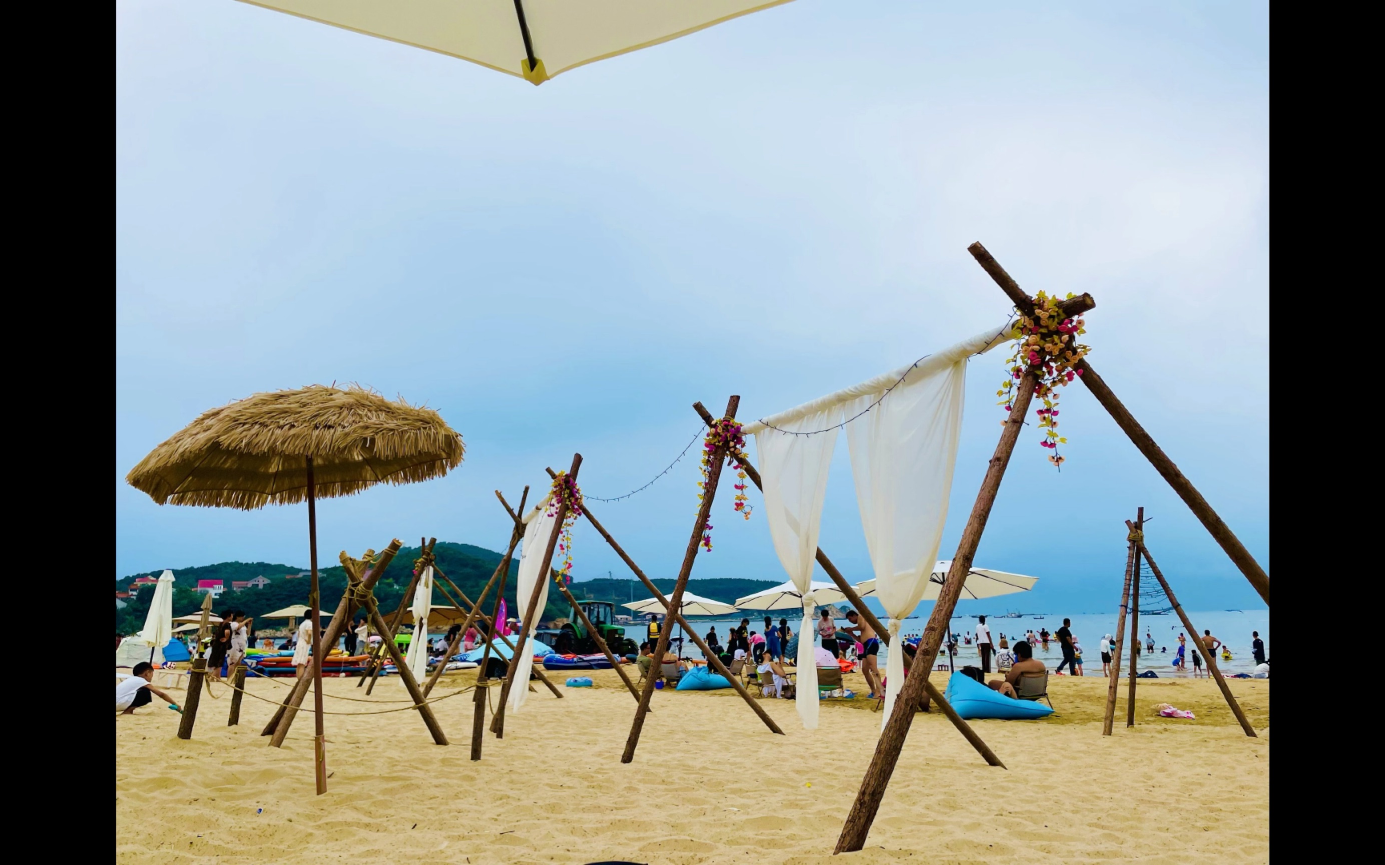 威海金海滩浴场沙滩咖啡店打卡