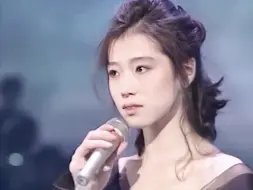 Download Video: 原来明菜的落泪并非伤心之泪#明菜现在很希望有更多的粉丝能一直守护着她#感动之泪#中森明菜