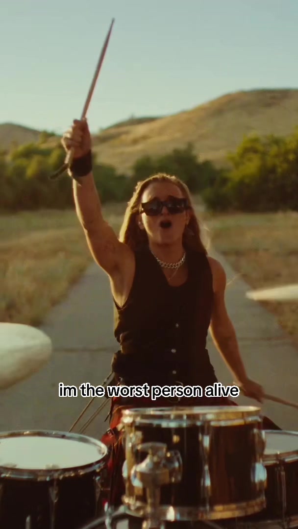 活着的最坏的人现在出来了!