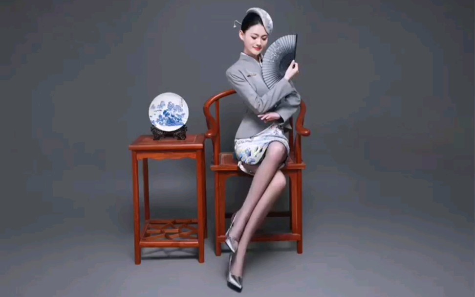 海航灰丝空姐.