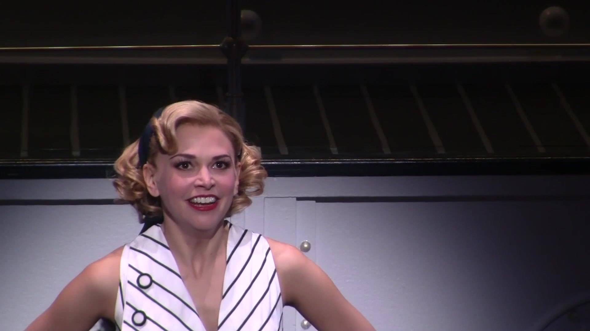 [图]SUTTON FOSTER Anything Goes