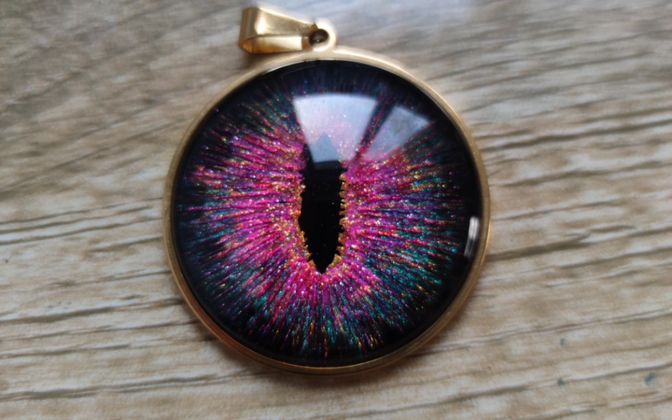 同一款,改变一点点配色就有不同的效果.霓虹深渊之眼!