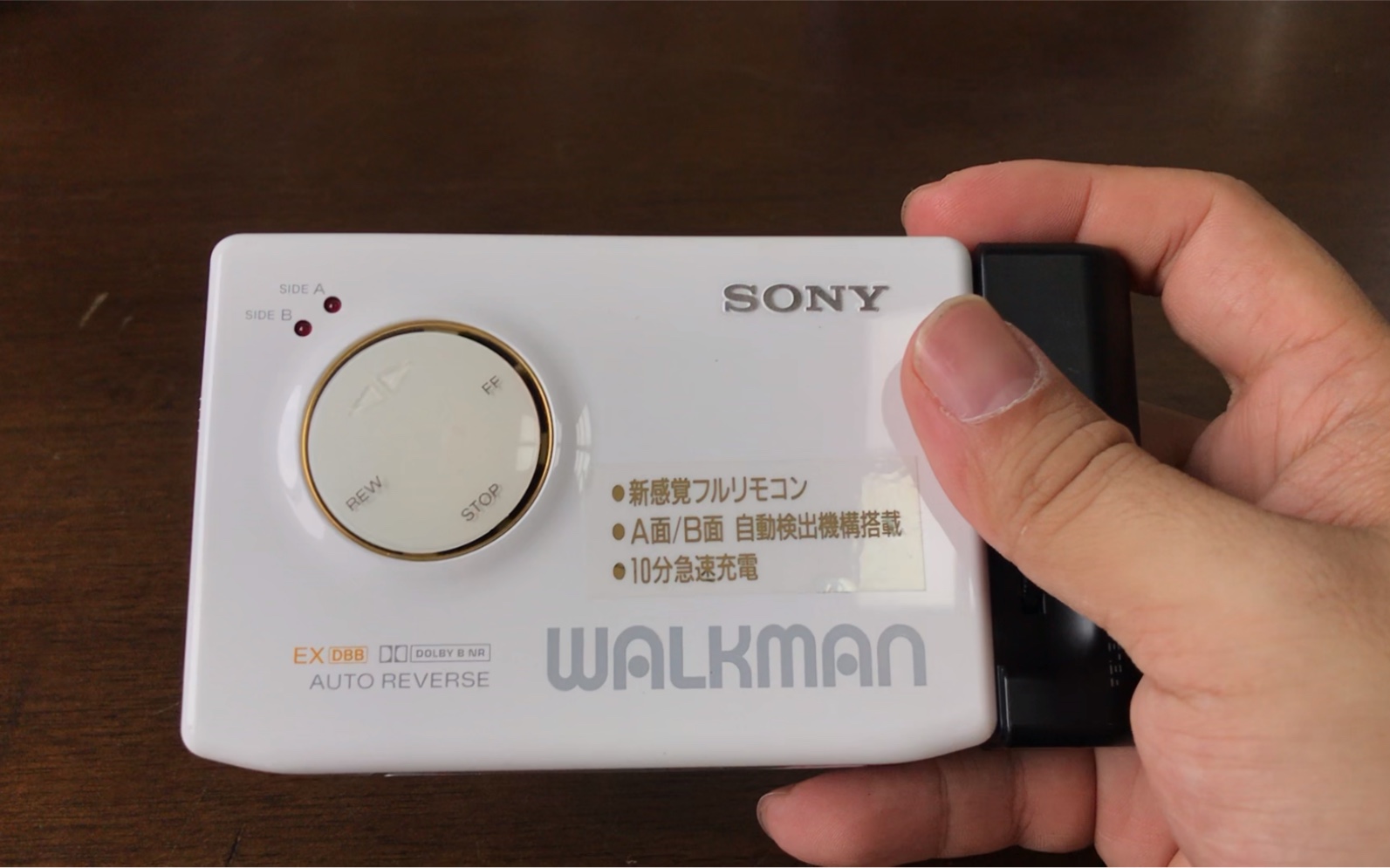 [图]《华仔二号》出品：第九十六弹：索尼 SONY 白色烤漆板WM-600磁带随身听开箱视频 索尼大法