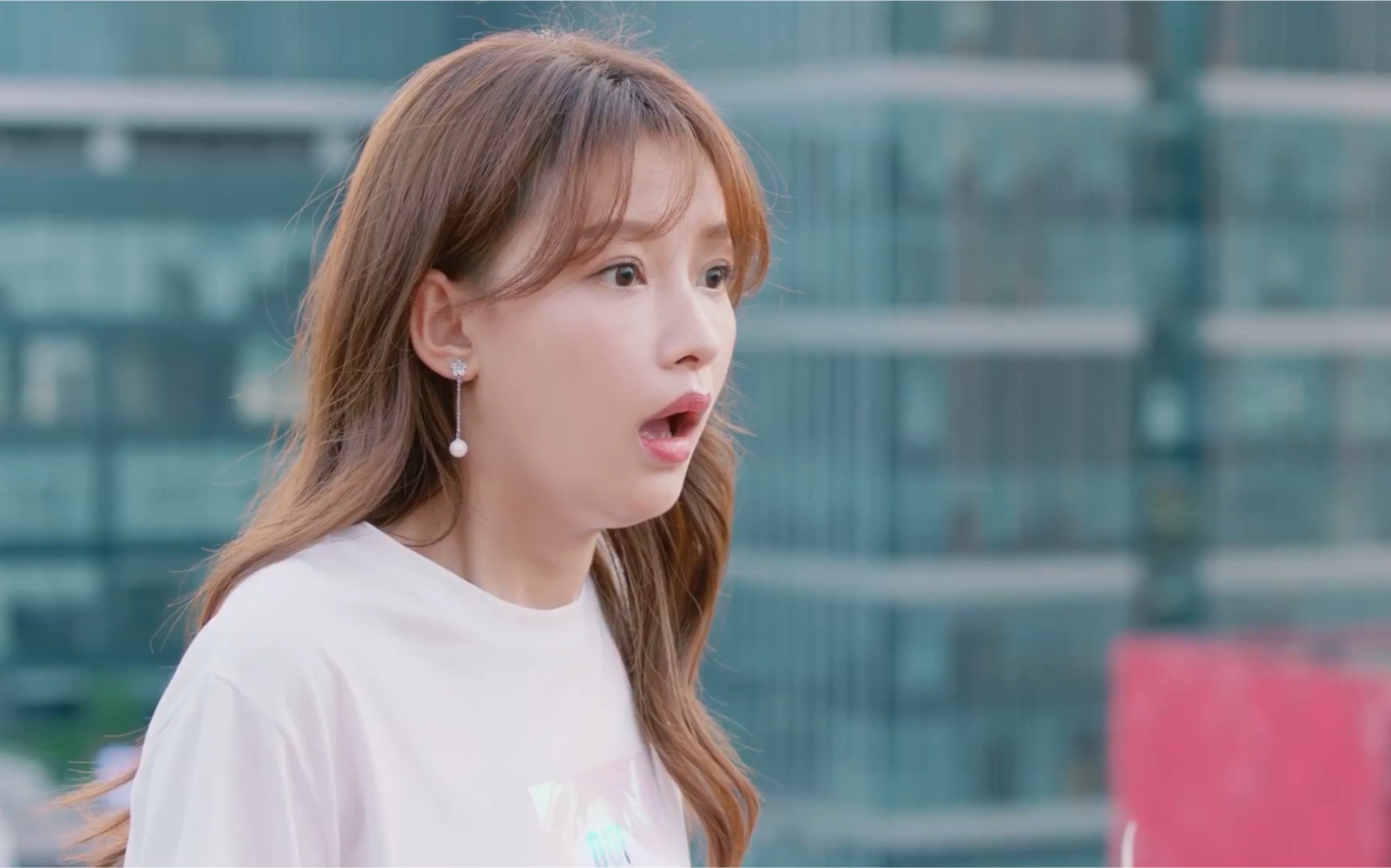 与晨同光:孙怡被前男友甩锅,白敬亭为为救她捅刀致残,两人太虐_哔哩