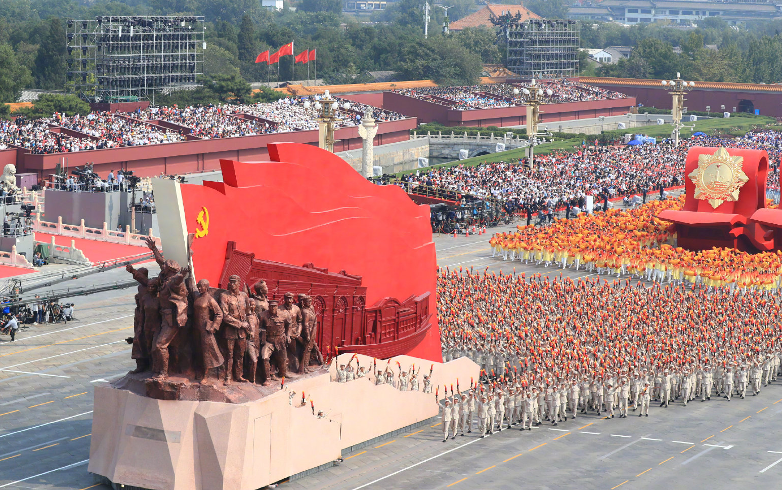 曾记否?那年夏天的辛苦付出,09国庆群众游行汇演彩排