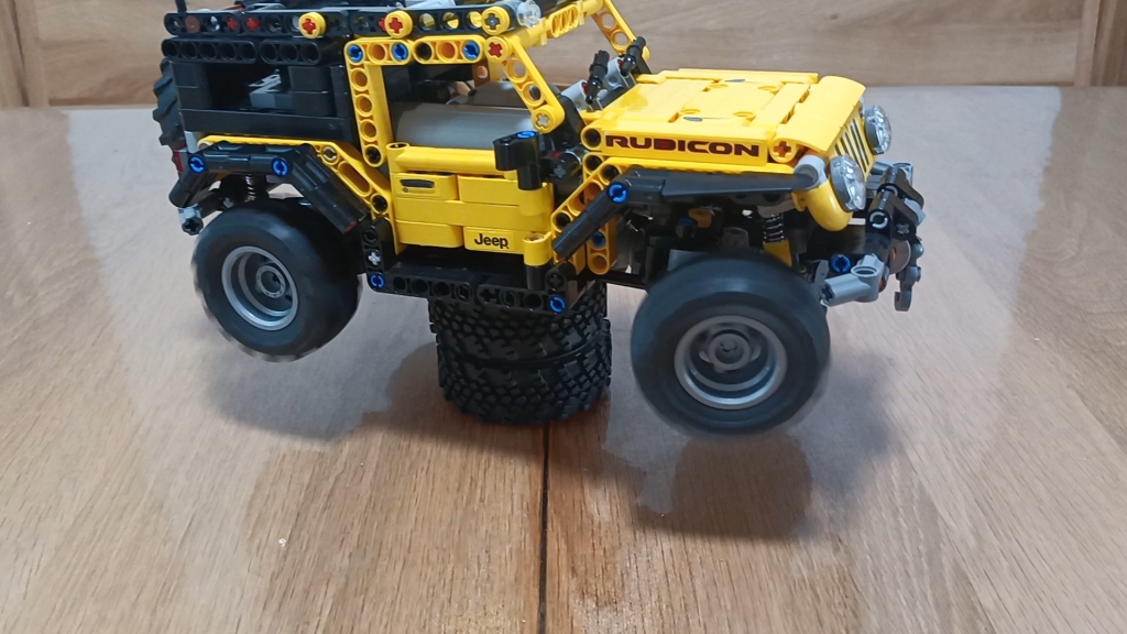 乐高42122jeep牧马人改电动遥控增加了v6联动引擎