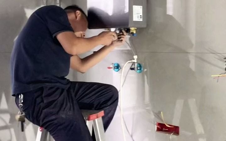 我觉得自己买个球阀就够了燃气热水器 海尔kl5燃气热水器 装修 施工