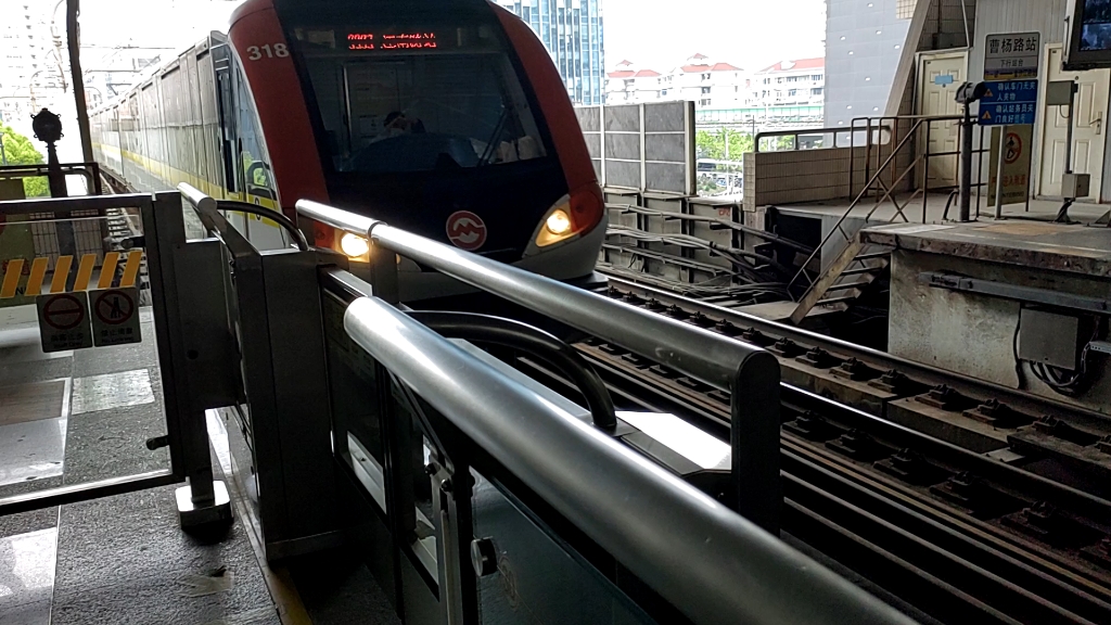 库存视频了,上海地铁3号线黄鱼318进站