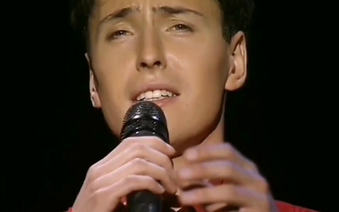 维塔斯经典歌曲《星星》,只听前奏就能深入灵魂,听一遍仿佛走完了一生