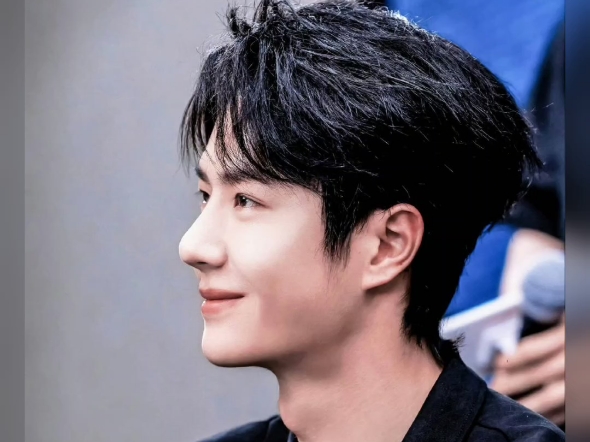 王一博,愿你如风般自由,如星般璀璨,如诗般绮丽,如梦般辽远,如歌般