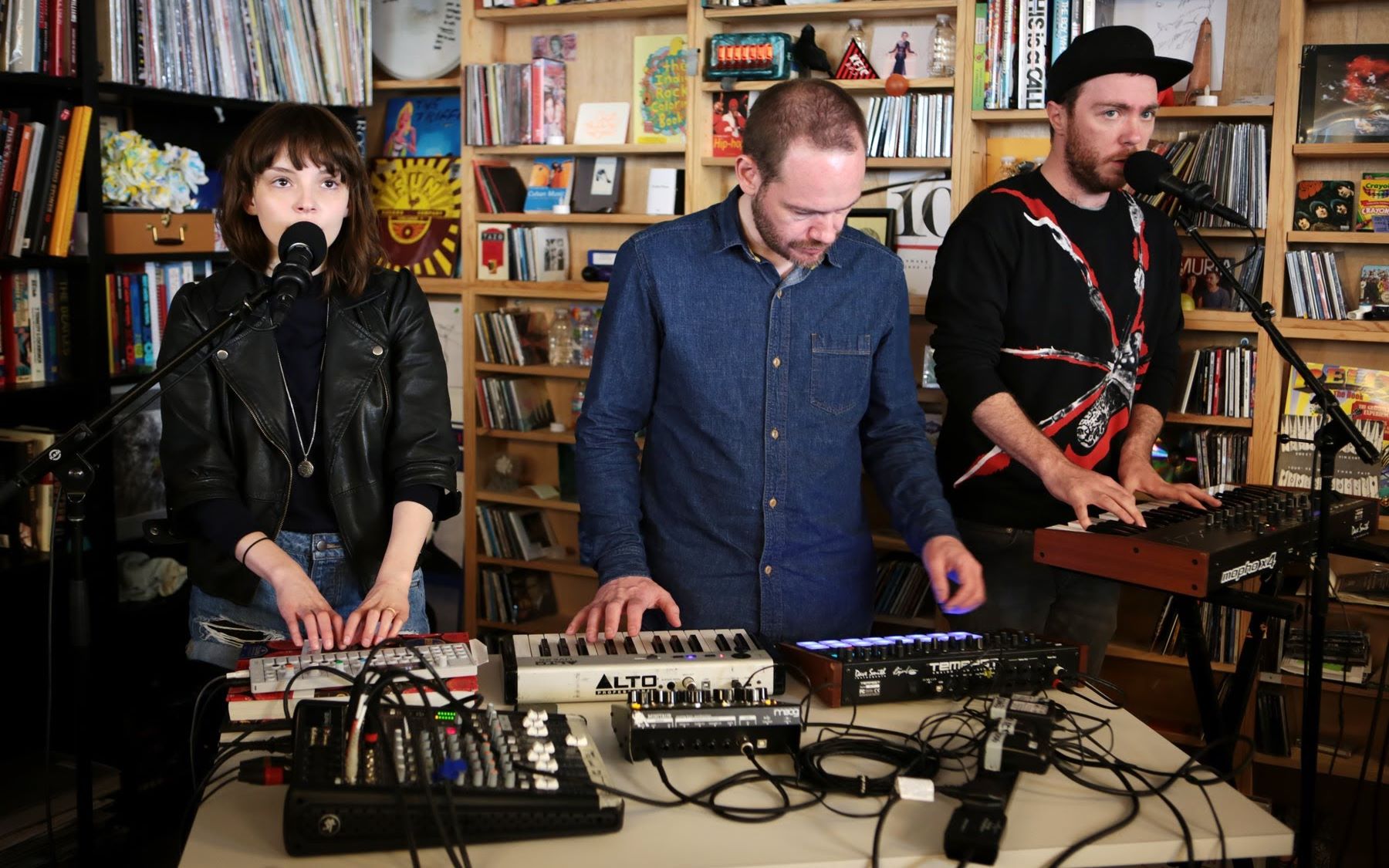 【小桌音乐会】chvrches - npr music tiny desk concert 2014