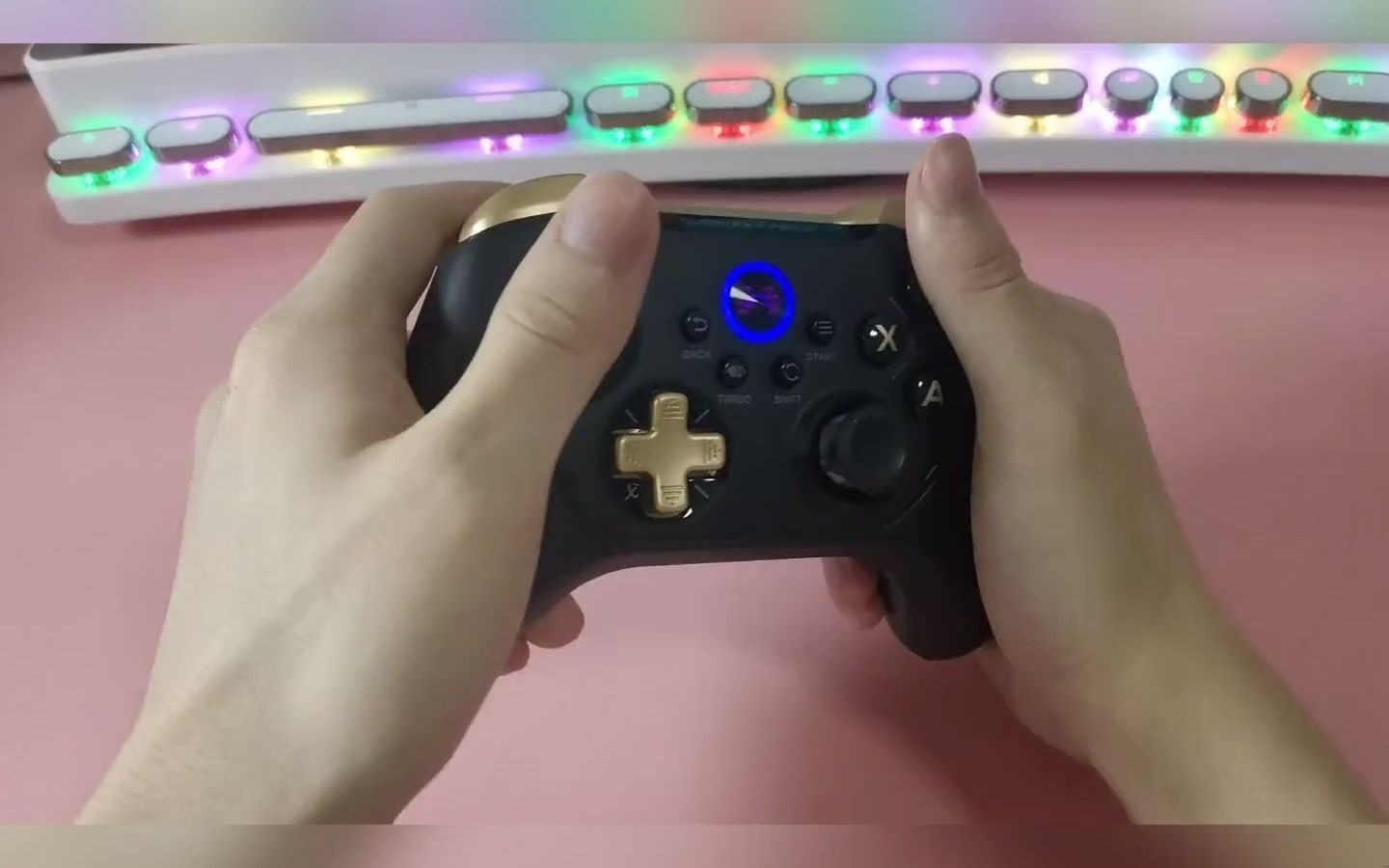 原神真的太肝了吧北通游戏手柄霍尔摇杆北通阿修罗2pro