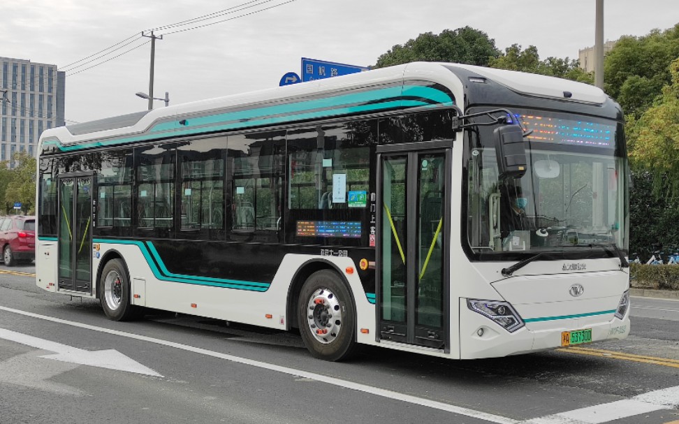 【上海公交-新车体验】sxc6112gbev1(万象w1f)168路上线 乘坐