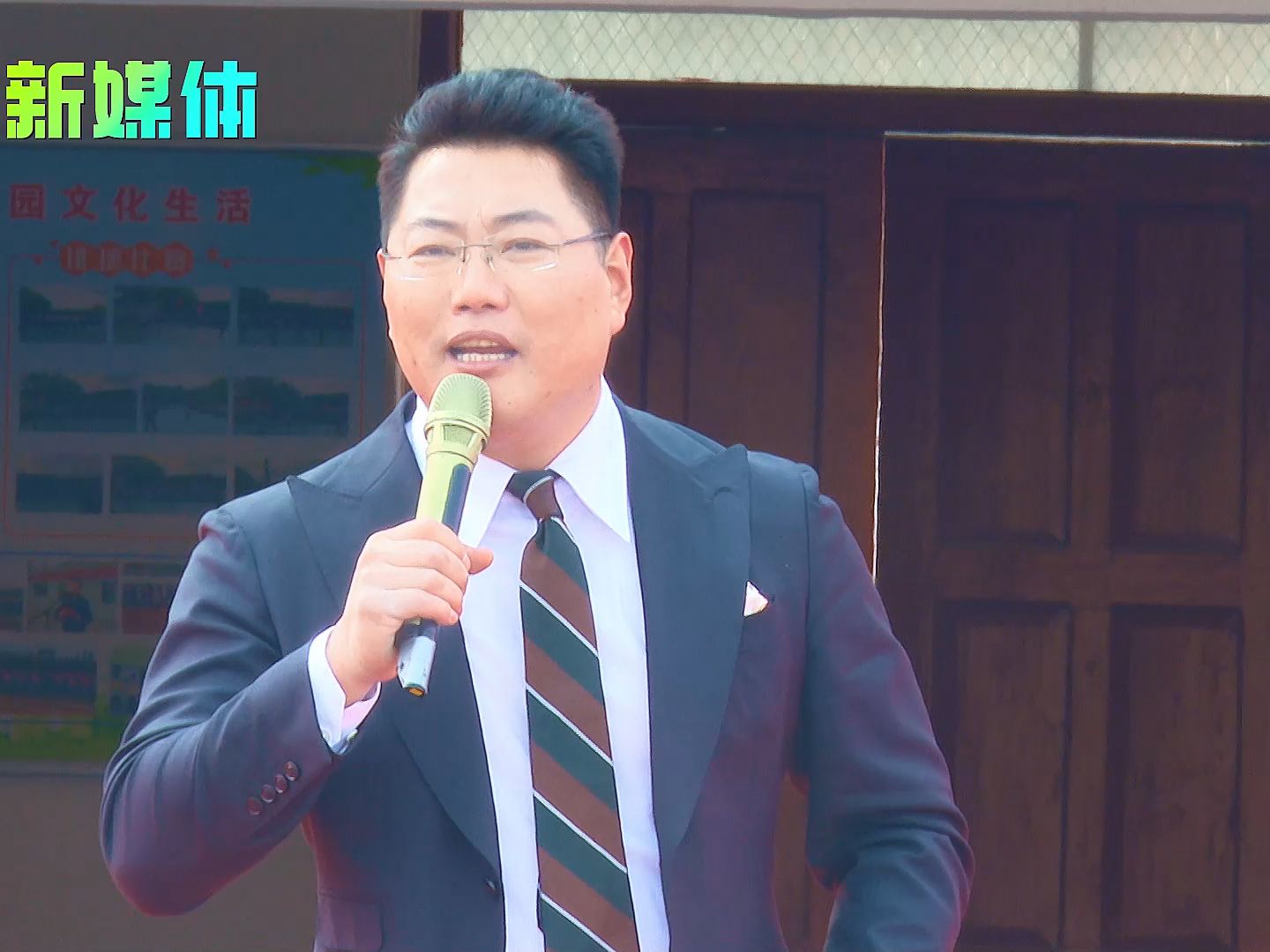 无腿勇士陈州在茌平三中放歌《水手》