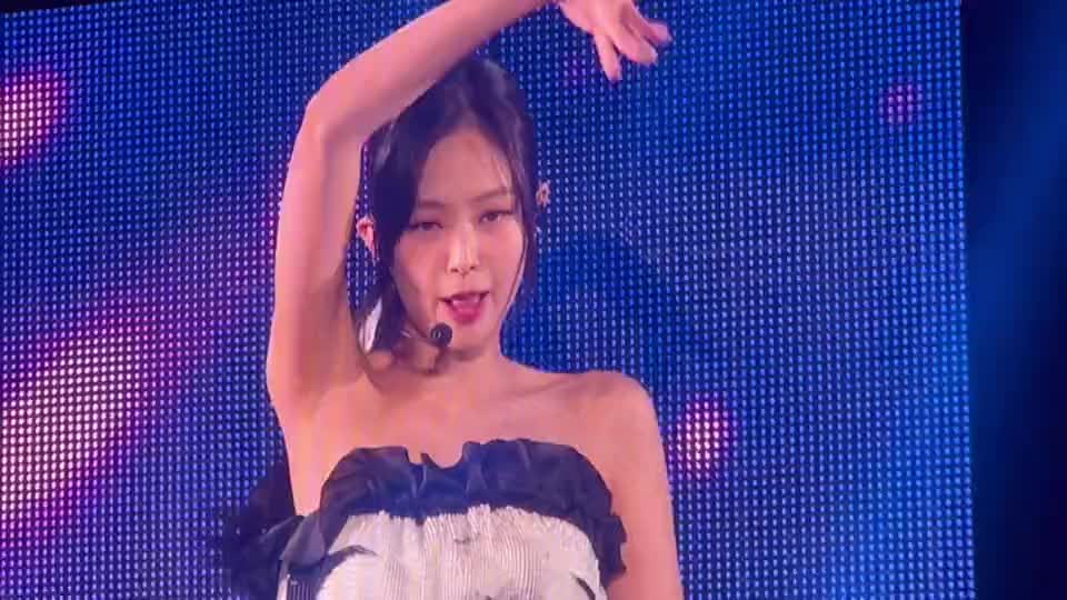 Membalas @rukynur07 Jennie 'You and Me' konser blackpink at Sidney day2 @blac哔哩哔哩bilibili