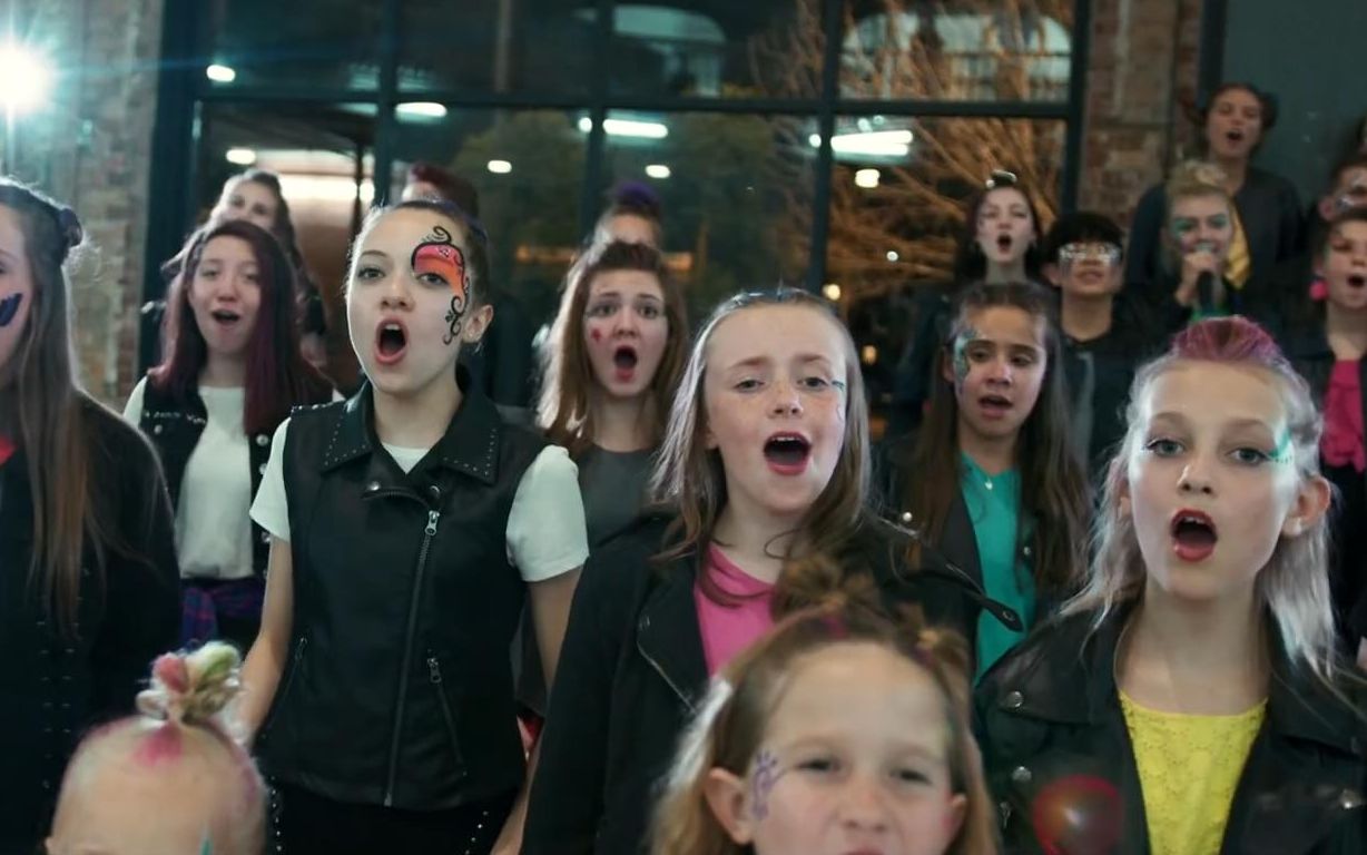 美国儿童合唱团翻唱《believer》太有气势了,开声就击中你的心灵_哔哩