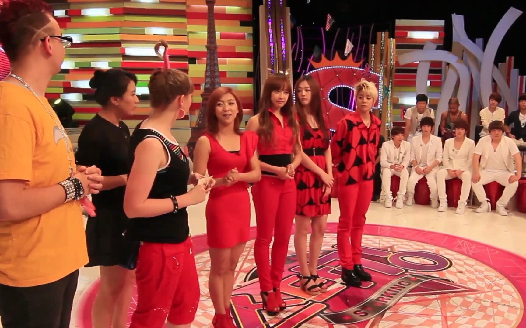 [图]【fx】饭拍 Starking 幕后版：f(x) - Hot Summer 第一次看被宋茜的比例惊呆了