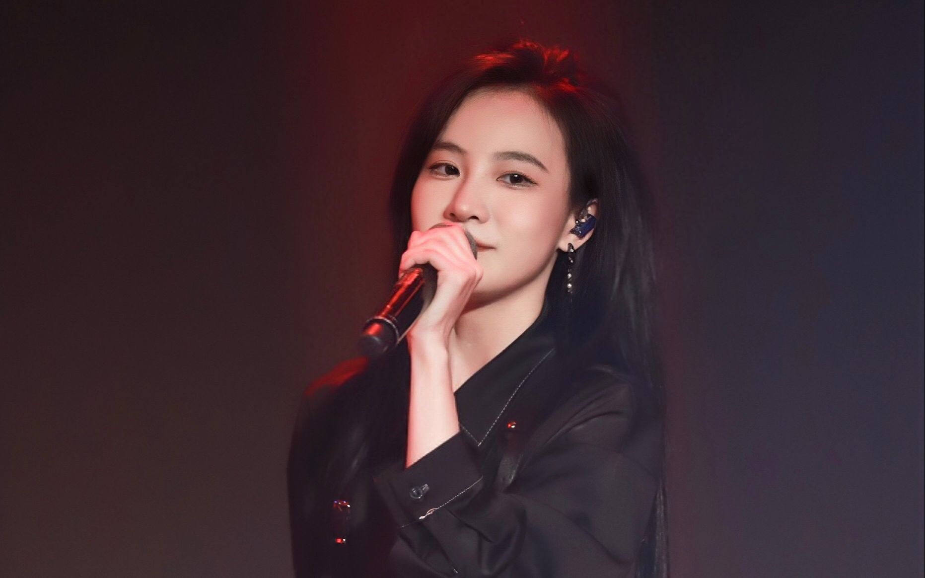 【曾艾佳】xox教你如何应对hr"关于面试中被问到缺点如何回复"之听zaj