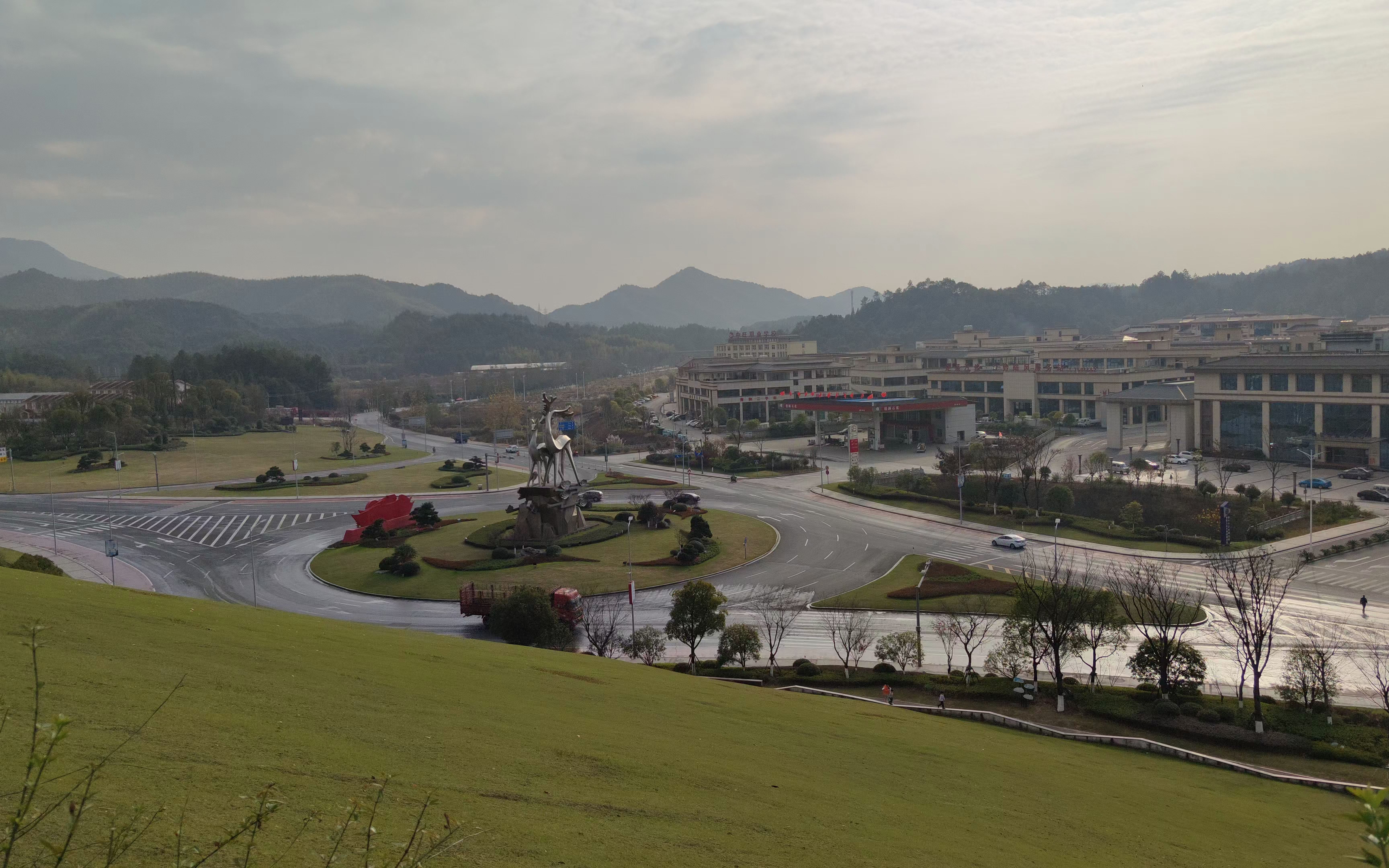 【小米10pro_8k画质测试】德兴高速收费站3_哔哩哔哩_bilibili