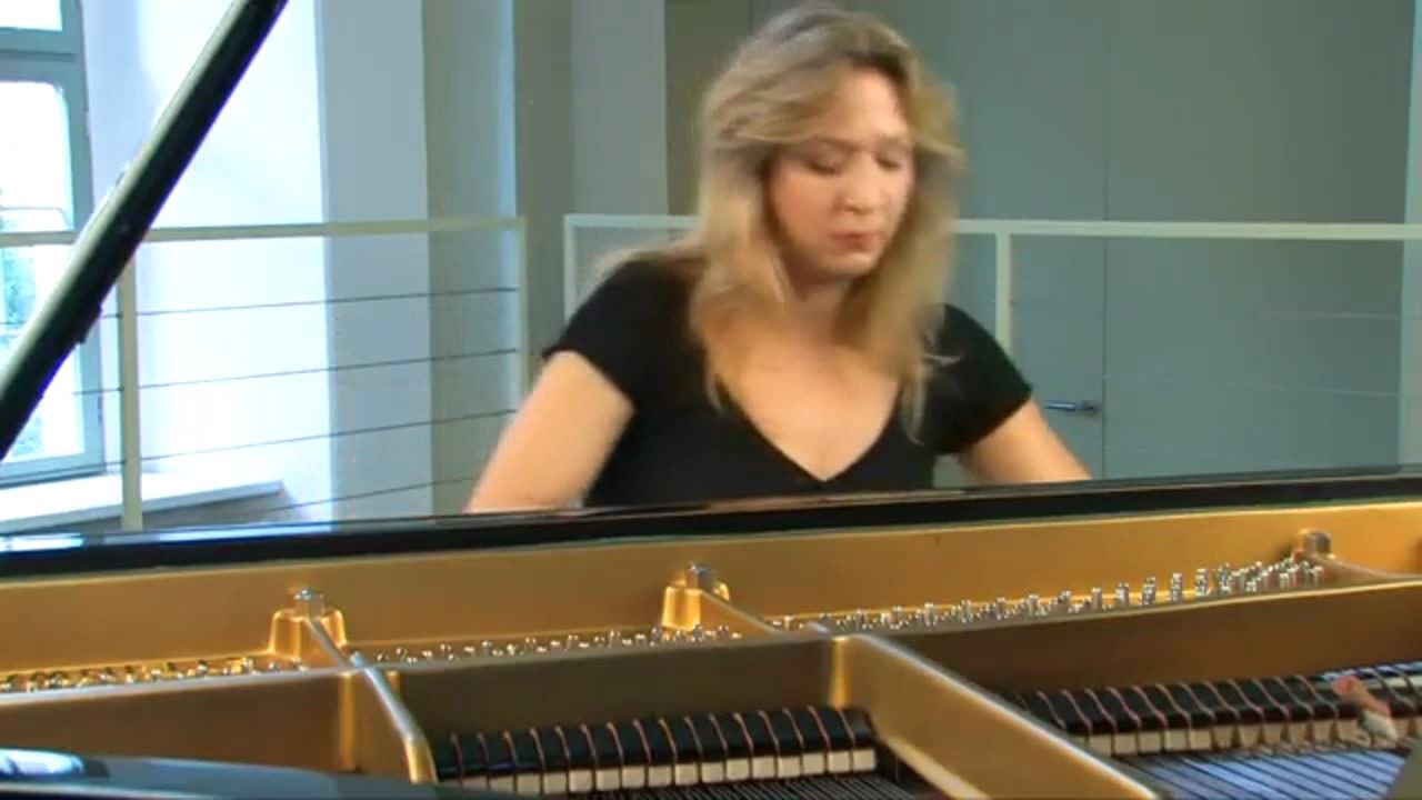 [图]拉格娜·舒尔墨 演奏勃拉姆斯狂想曲作品792 Ragna Schirmer - Brahms Rhapsody op.792