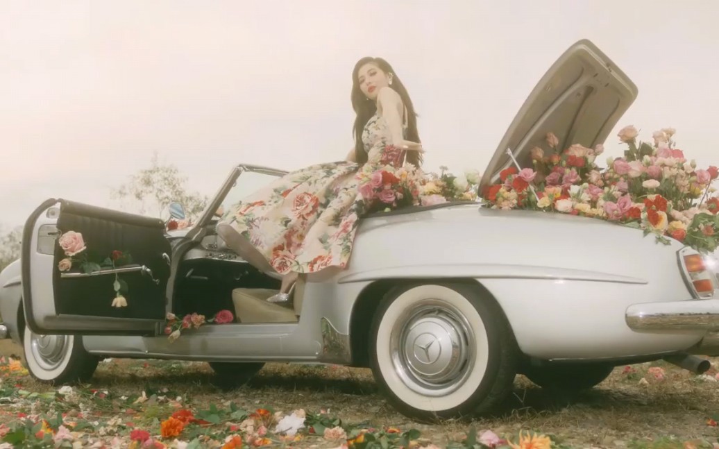 泫雅—flower shower (mv)