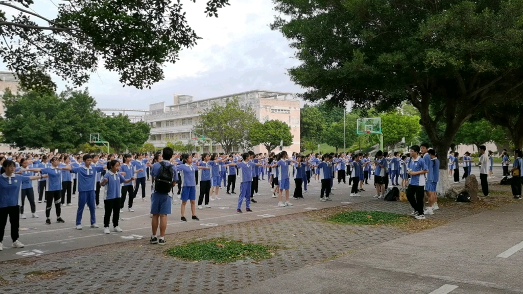 [图]来个晴朗早晨的旧款早操