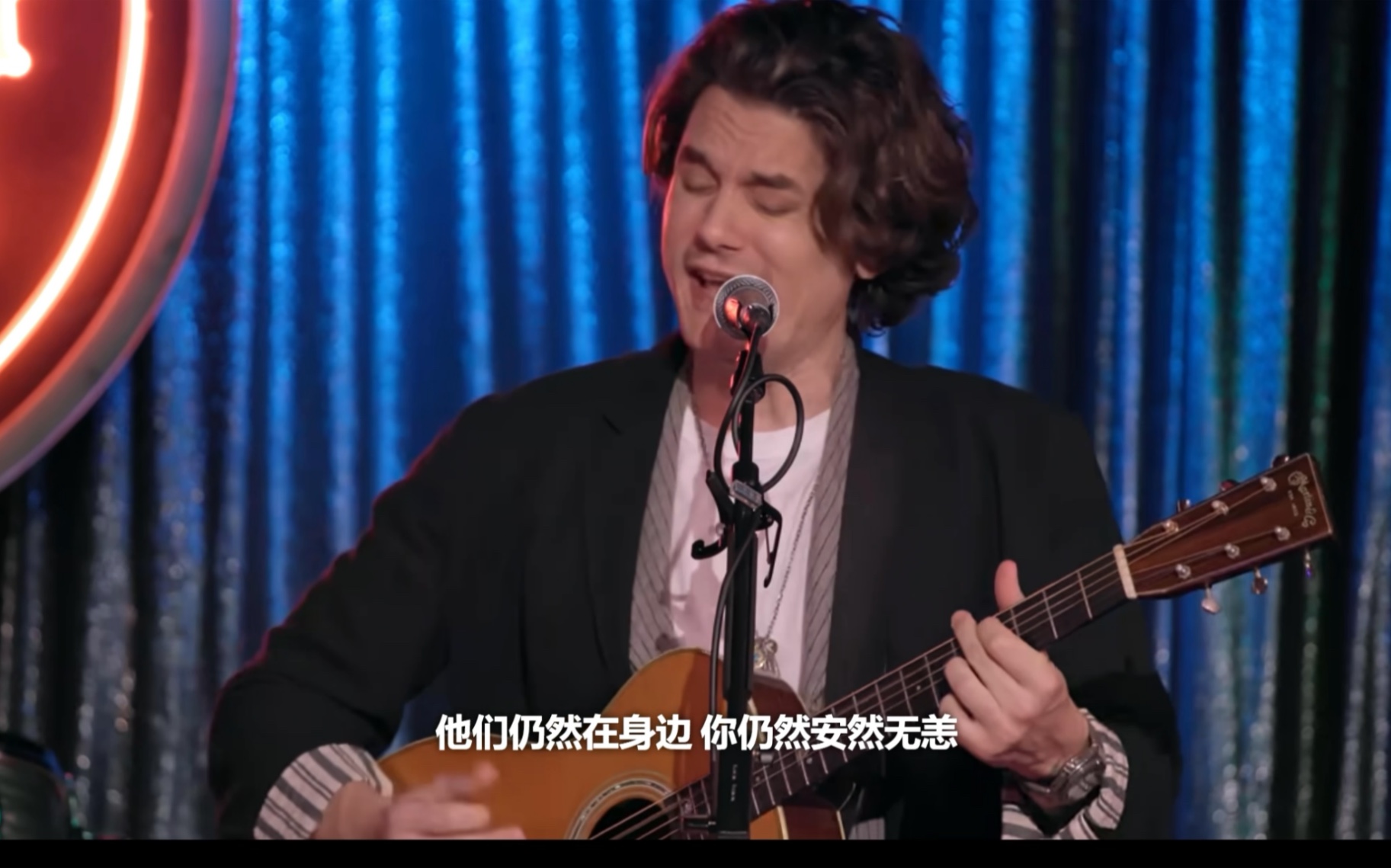 [图]中文字幕：John mayer 在好友Bob的追思会上演唱stop this train