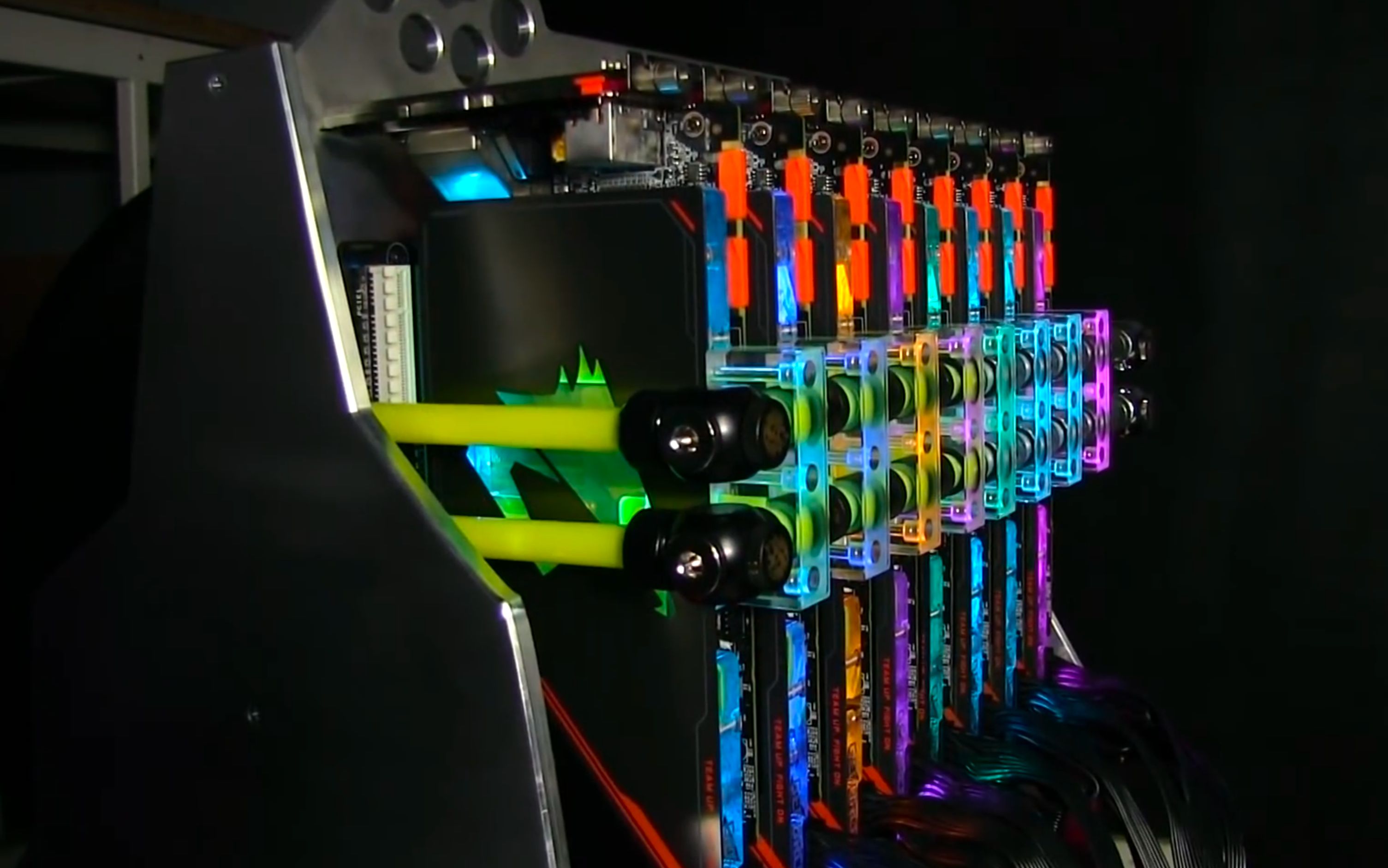 【安静了】给服务器装上水冷系统 这样你们就不再会去担心散热问题了