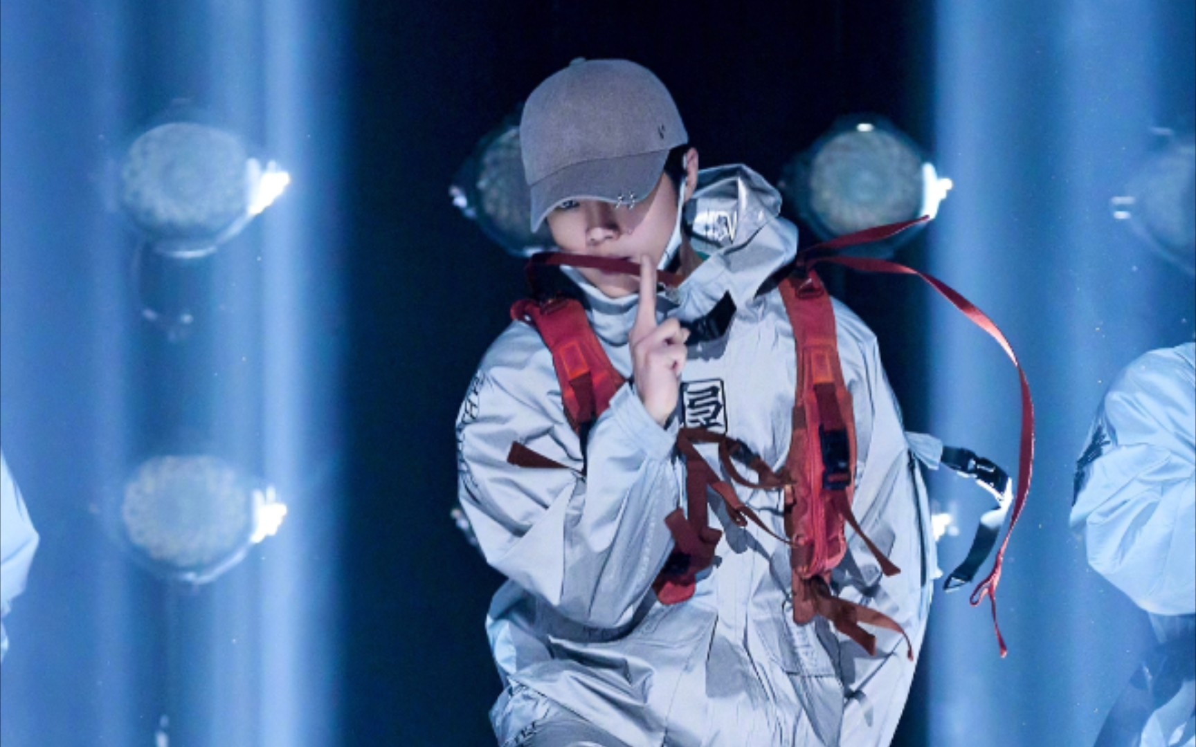 鹿晗的分身舞我要永久收藏!