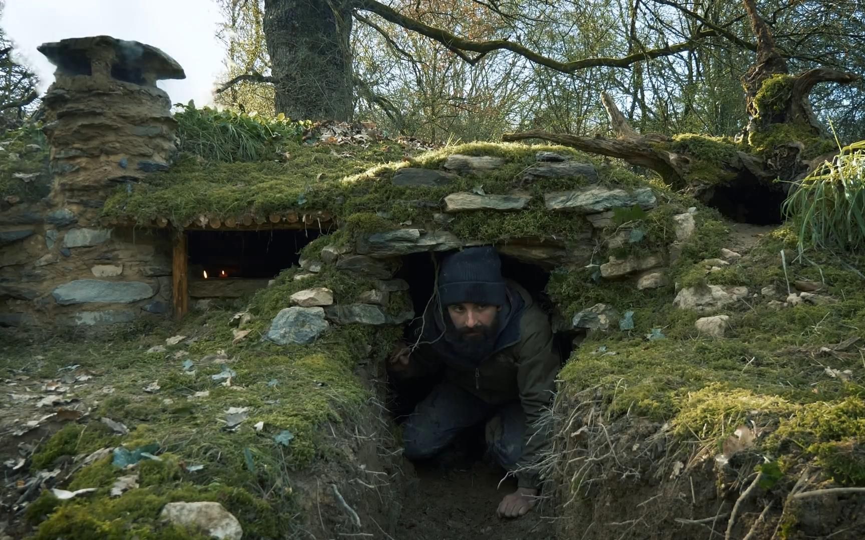 荒野中搭建的庇护所,已经和大自然完美的融合一体了