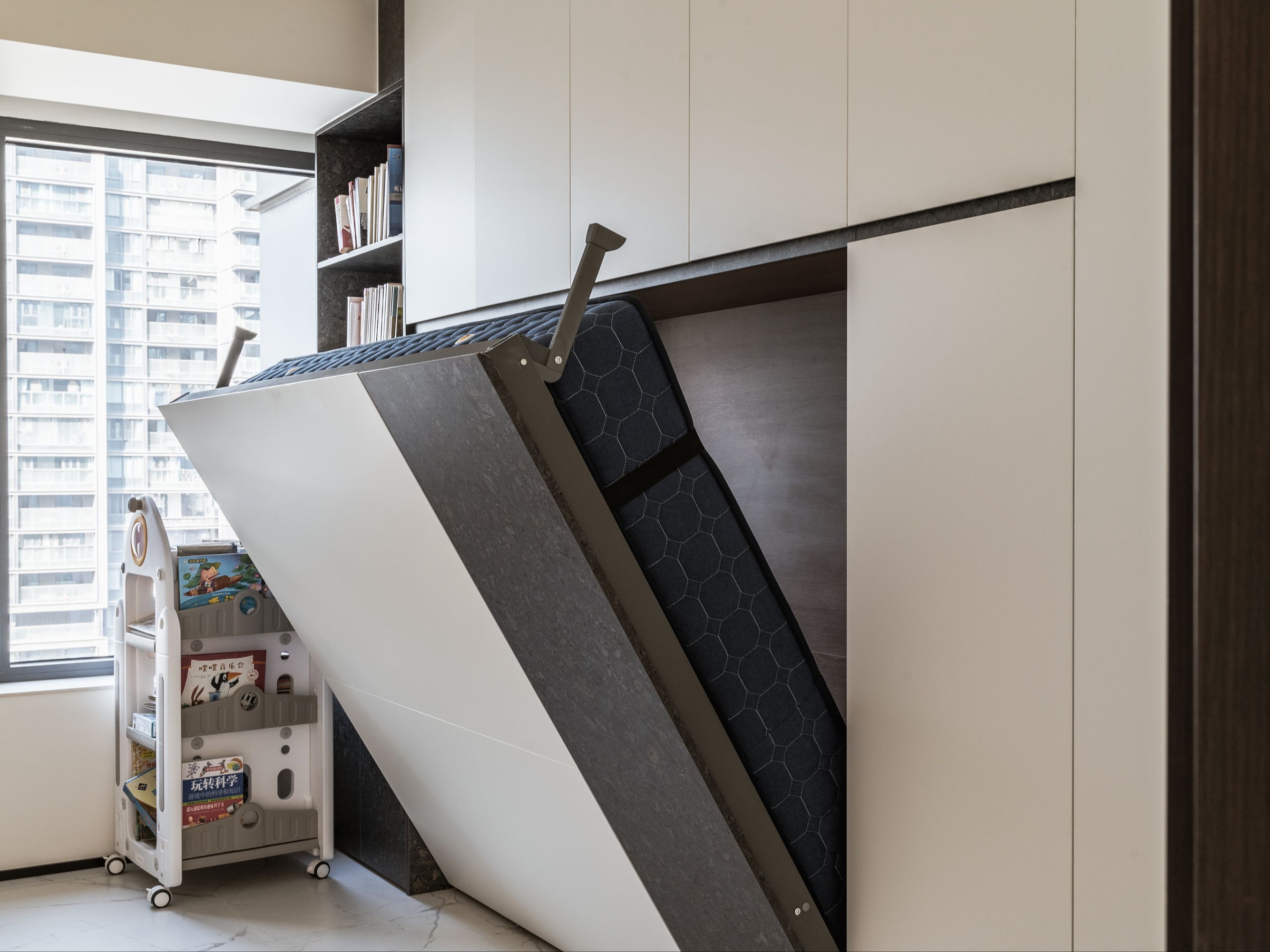 家里偷偷藏个隐形床,真的太加分了!随意切换娱乐睡眠模式!