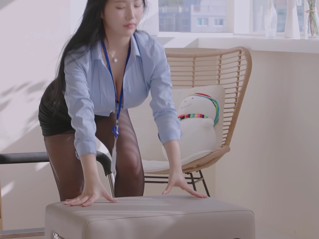 YeonHwa  20221108  (4Kstockings + office look underw哔哩哔哩bilibili