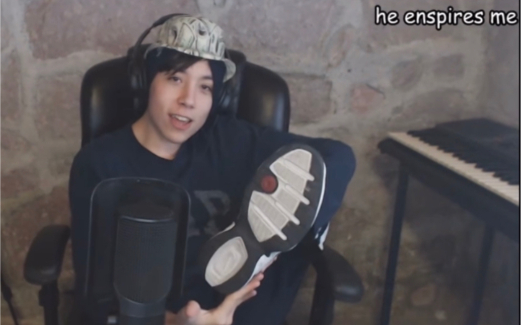 【quackity/熟肉】展示自己三十万美元球鞋的小屁孩