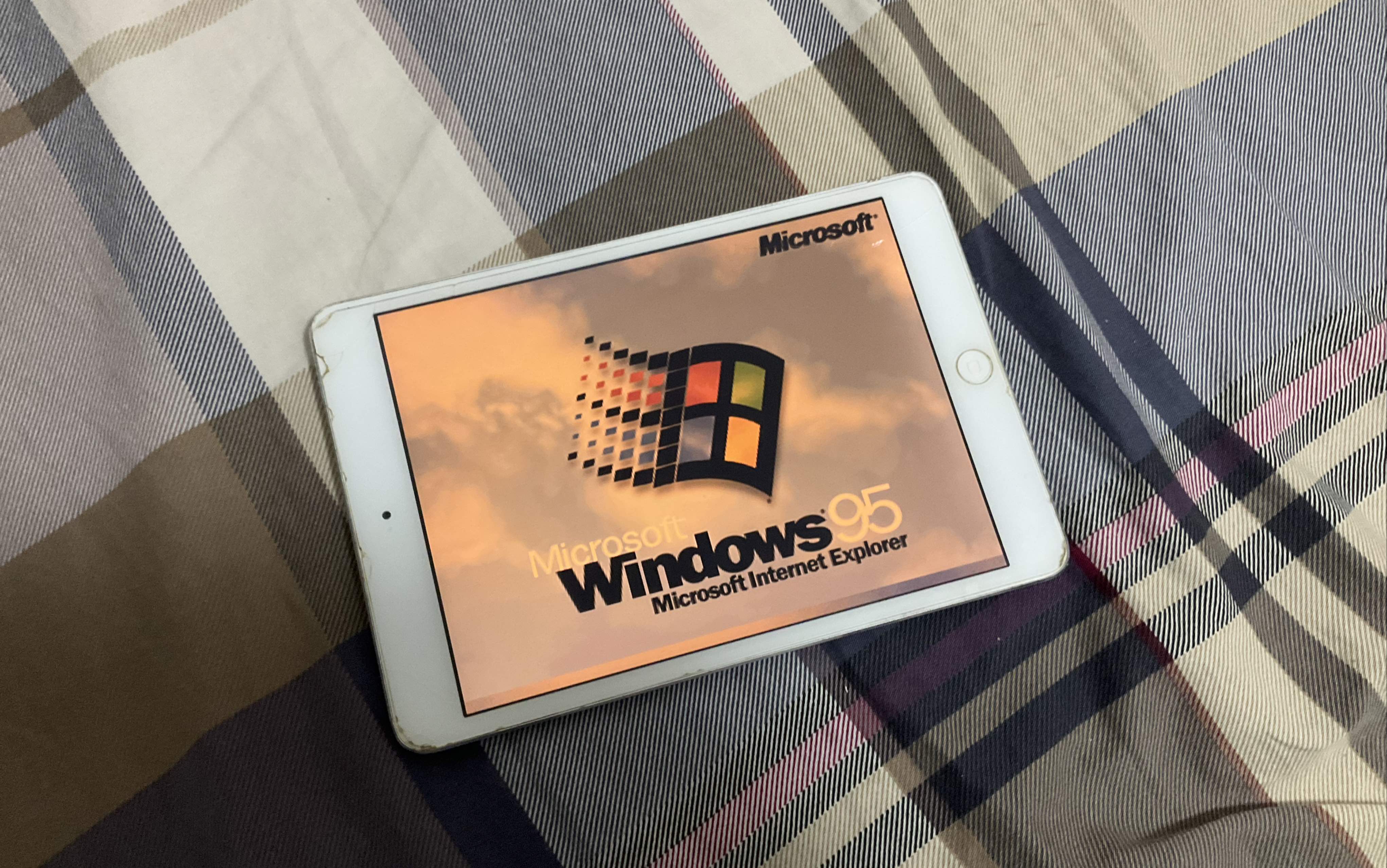 「iDOS运行」使用越狱的iPad mini2运行Windows 95中文版,附win95中文版下载链接哔哩哔哩bilibili