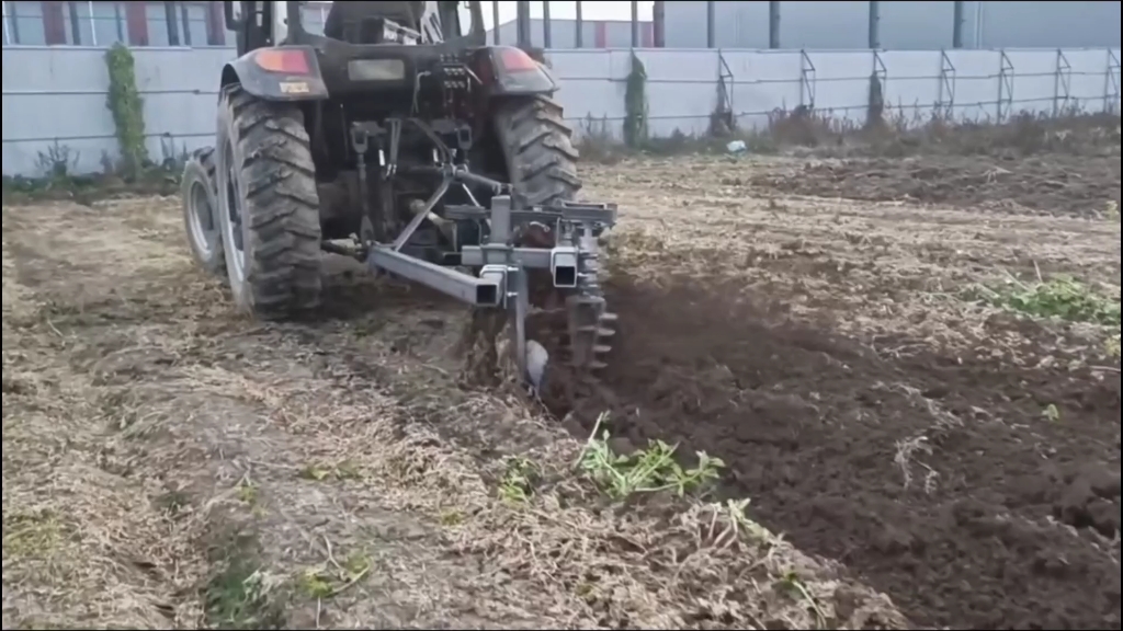 犁旋一体机开干,看效果.#犁旋一体机 #农业机械 #犁地