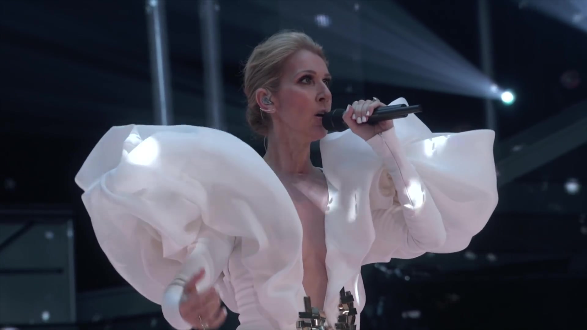 席琳迪翁celinedion深情献唱myheartwillgoon泰坦尼克号上映20周年