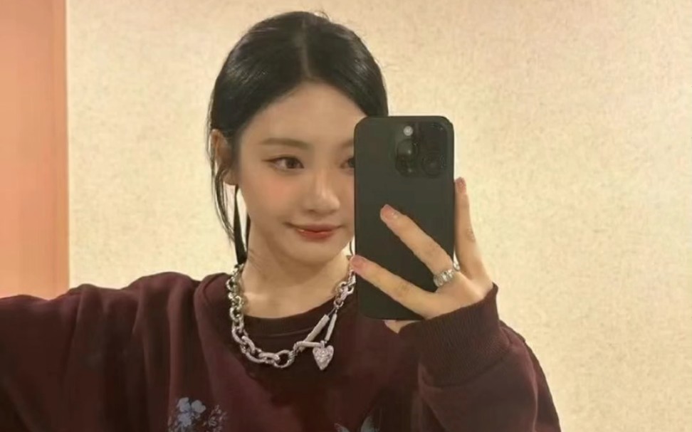 【宁艺卓】这些年的对镜自拍,适合印成小卡的美貌