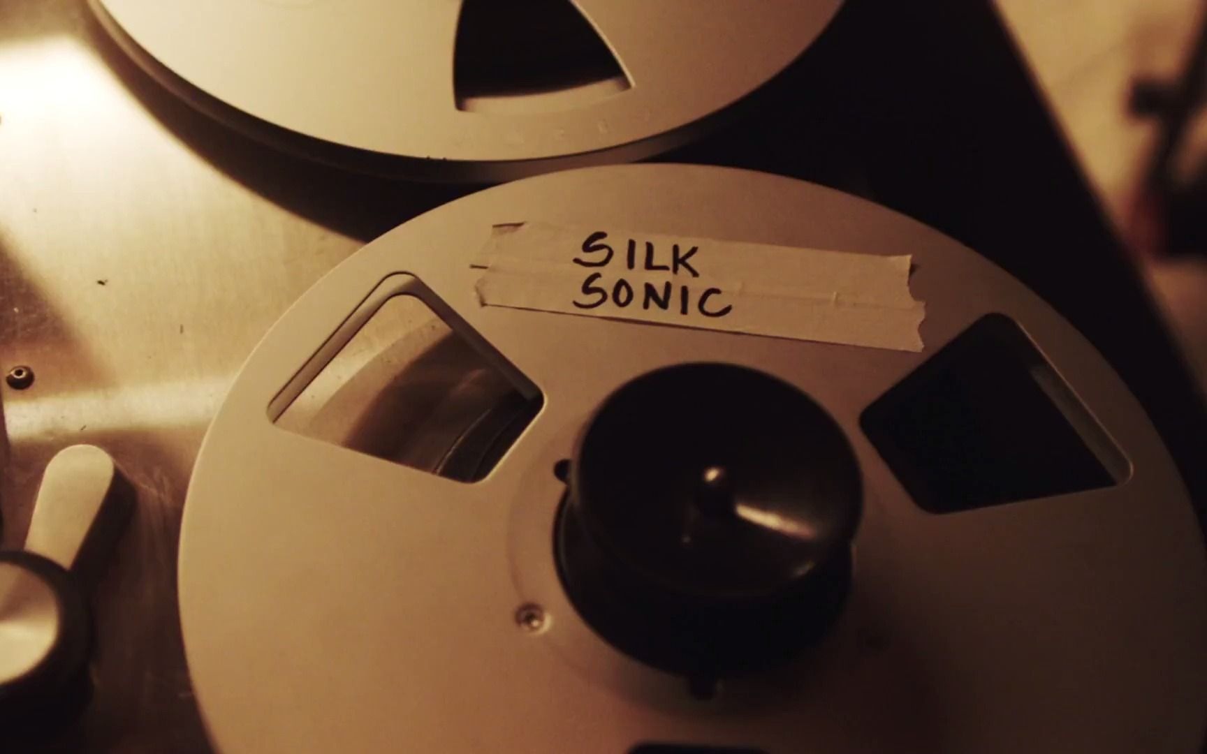 anderson .paak - bruno mars - leave the door open_1080p