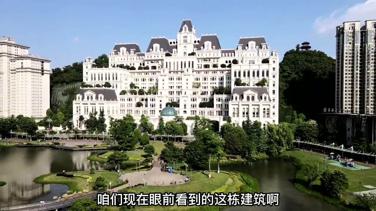 贵阳闹市区私人豪宅,远看像座宫殿,什么人住在里面?太有钱了!