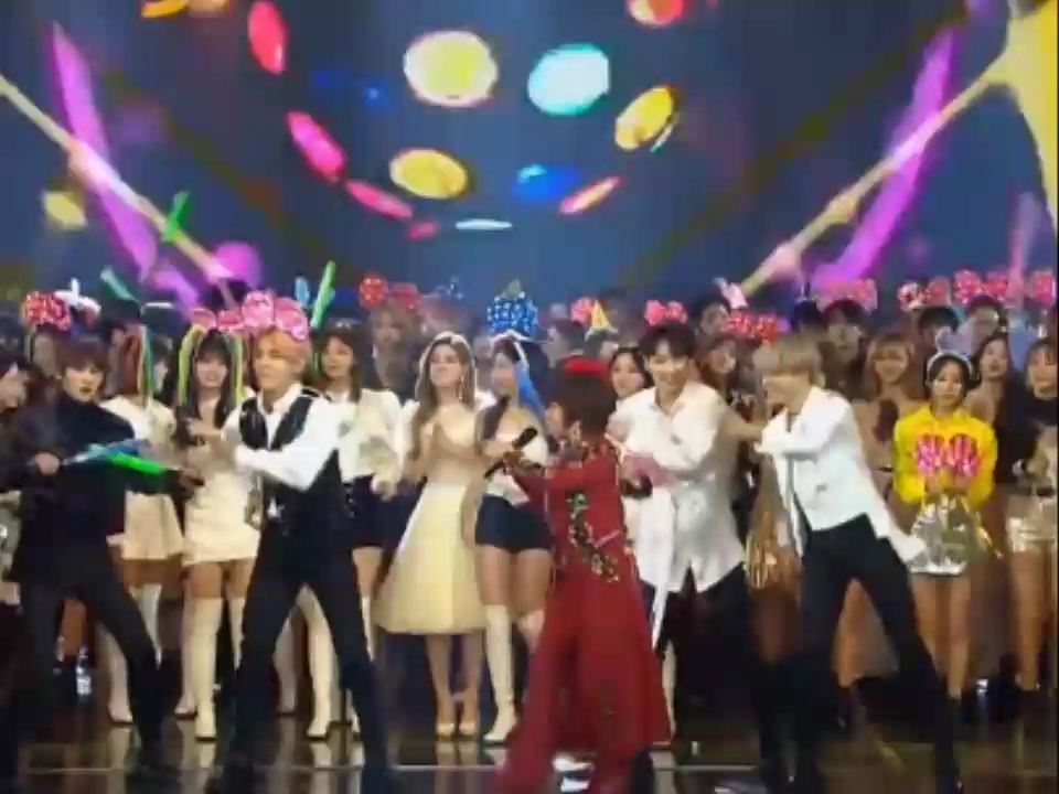 南韩著名气氛组的蹦迪名场面这才是年末应该有的样子