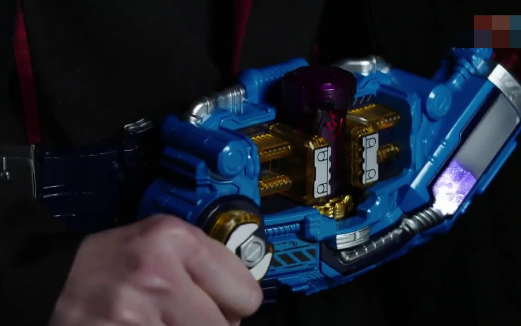 假面骑士build(rouge  初登场)