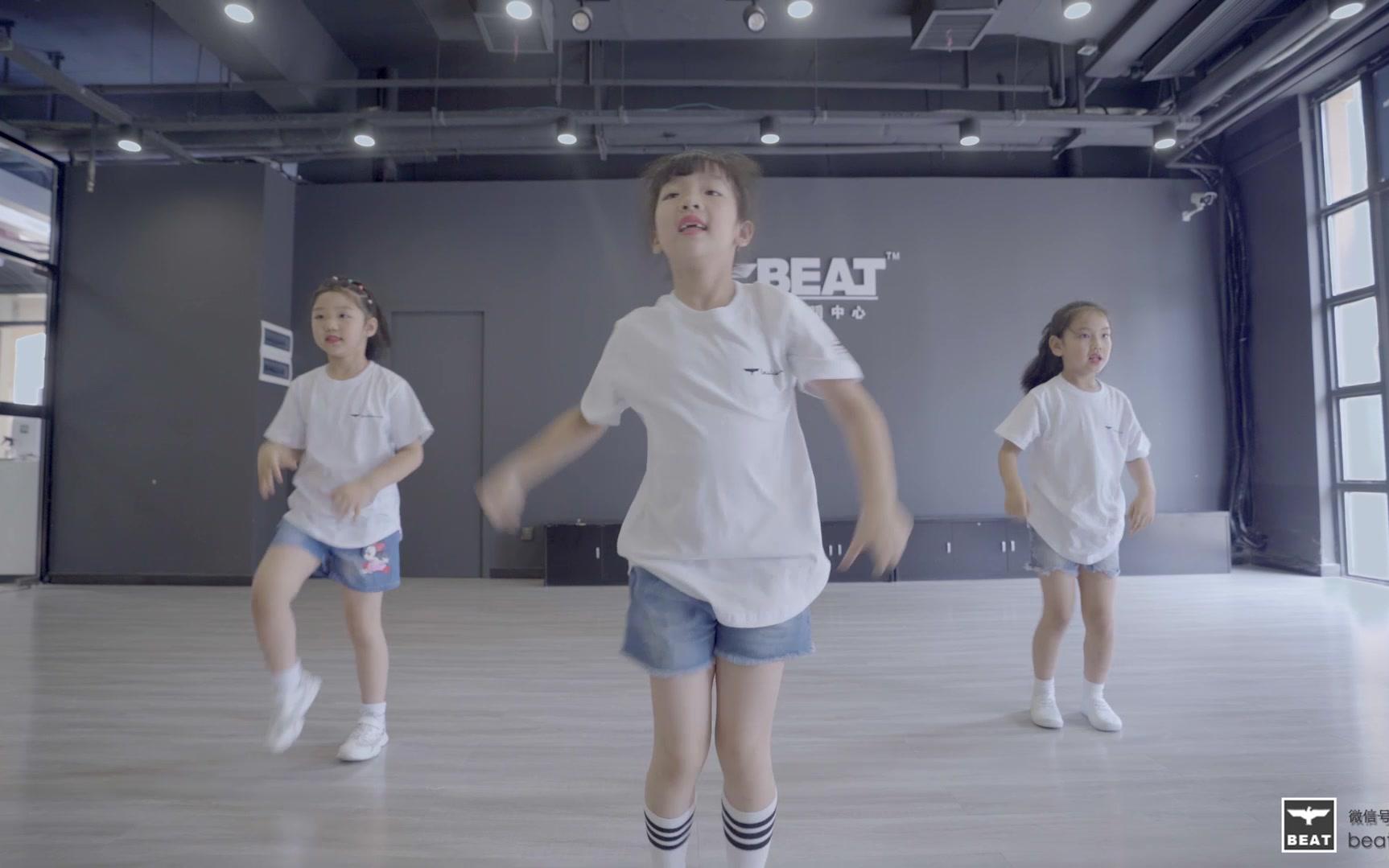 超酷的萌娃爵士舞boomclap这音乐别说你没听过